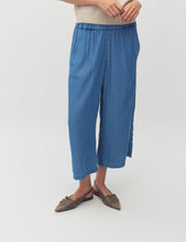 Lade das Bild in den Galerie-Viewer, MBYM Anjelica-M Hose Mid Vintage Wash
