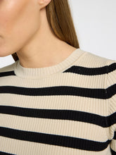 Lade das Bild in den Galerie-Viewer, SELECTED SLFMali 2/4 Knit O-Neck Birch Black