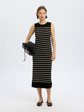 Lade das Bild in den Galerie-Viewer, SELECTED SLFEsther Knit Contrast Dress Black