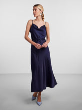 Lade das Bild in den Galerie-Viewer, YAS YASThea Long Dress Navy