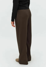 Lade das Bild in den Galerie-Viewer, MBYM Gennie Pants - Braun
