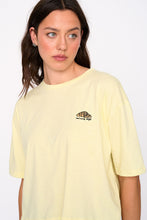 Lade das Bild in den Galerie-Viewer, 12530B T-Shirt - Gelb

