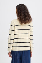 Lade das Bild in den Galerie-Viewer, ICHI IHBoston Pullover Almond Milk Black Stripe
