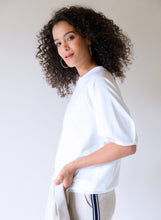 Lade das Bild in den Galerie-Viewer, Vaye T-Shirt - Off White
