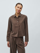 Lade das Bild in den Galerie-Viewer, Elio-M Bluse - Chocolate Brown
