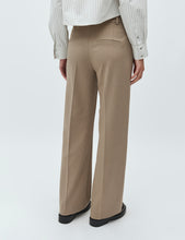 Lade das Bild in den Galerie-Viewer, Gennie Hose - Timber Wolf Melange
