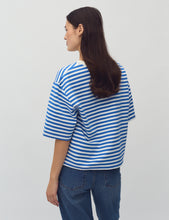 Lade das Bild in den Galerie-Viewer, MBYM Emrys-M T-Shirt Sapphire Stripe
