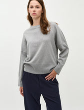 Lade das Bild in den Galerie-Viewer, MBYM Gillian-M Pullover Light Grey Melange
