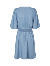 Lade das Bild in den Galerie-Viewer, Melika V-M Kleid - Blue Soft Wash

