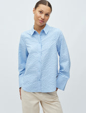 Lade das Bild in den Galerie-Viewer, Phoebe-M Bluse - Light Blue Kiwa Check
