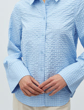 Lade das Bild in den Galerie-Viewer, Phoebe-M Bluse - Light Blue Kiwa Check
