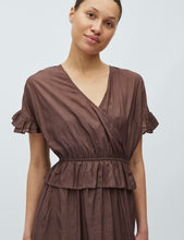 Lade das Bild in den Galerie-Viewer, Gunnvor-M Kleid - Chocolate Brown
