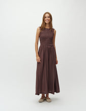 Lade das Bild in den Galerie-Viewer, Sorellia-M Kleid - Brown Lilac
