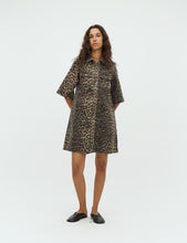 Lade das Bild in den Galerie-Viewer, Mira-M Kleid - Leopard Mist
