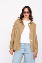 Lade das Bild in den Galerie-Viewer, 90520 Overshirt - Beige
