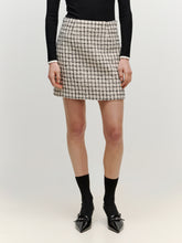 Lade das Bild in den Galerie-Viewer, EDITED Josie Skirt (Tweed) Black And White Check Tweed
