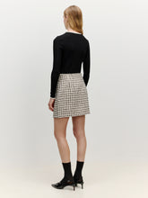 Lade das Bild in den Galerie-Viewer, EDITED Josie Skirt (Tweed) Black And White Check Tweed
