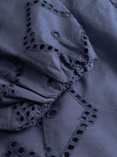 Lade das Bild in den Galerie-Viewer, N-Marilyn Bluse - Dusty Blue
