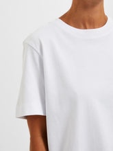 Lade das Bild in den Galerie-Viewer, SELECTED SLFEssential Boxy Tee Bright White

