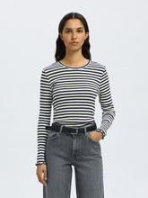 Lade das Bild in den Galerie-Viewer, SELECTED SLFAnna Crew Neck Tee Str Dark Sapphire
