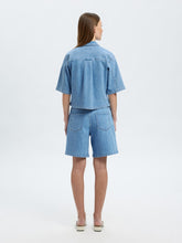Lade das Bild in den Galerie-Viewer, SELECTED SLFAnya 2/4 Short Denim Shirt Light Blue Denim
