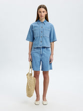 Lade das Bild in den Galerie-Viewer, SELECTED SLFAnya 2/4 Short Denim Shirt Light Blue Denim
