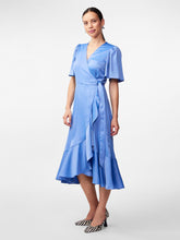 Lade das Bild in den Galerie-Viewer, YAS YASThea 2/4 Midi Wrap Dress Ashleigh Blue
