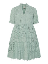 Lade das Bild in den Galerie-Viewer, YAS YASHoli Dress Iceberg Green
