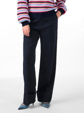 Lade das Bild in den Galerie-Viewer, YAS YASPila Pant Navy Blazer
