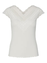 Lade das Bild in den Galerie-Viewer, YAS YASEllina Capsleeve Top Noos - Star White
