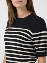 Lade das Bild in den Galerie-Viewer, YAS YASLena Knit Pullover Noos - Black Birch Stripes

