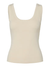 Lade das Bild in den Galerie-Viewer, YAS YASLena Knit Top Birch
