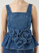 Lade das Bild in den Galerie-Viewer, Yaselsie Top - Medium Blue Denim
