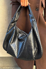Lade das Bild in den Galerie-Viewer, Peony Hobo Bag - Schwarz
