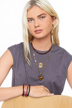 Lade das Bild in den Galerie-Viewer, MY JEWELLERY Burgunderfarbenes Armband mit Perlen
