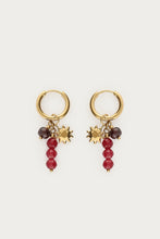 Lade das Bild in den Galerie-Viewer, MY JEWELLERY Creolen mit dunkelroten Perlen und Sonne
