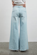 Lade das Bild in den Galerie-Viewer, ICHI IHCarley Jeans Light Blue Washed
