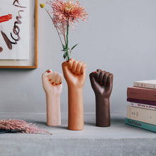 Lade das Bild in den Galerie-Viewer, DOIY Girl Power Big Vase Brown
