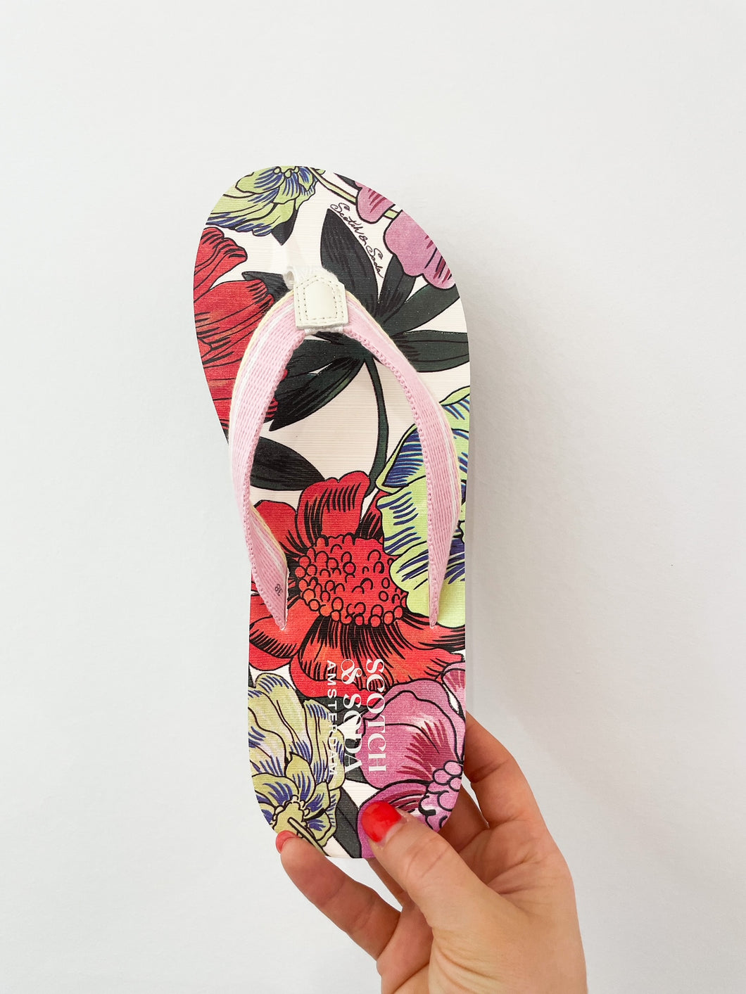 SCOTCH & SODA Footwear Mare Thong Sandal Big Flower Multi